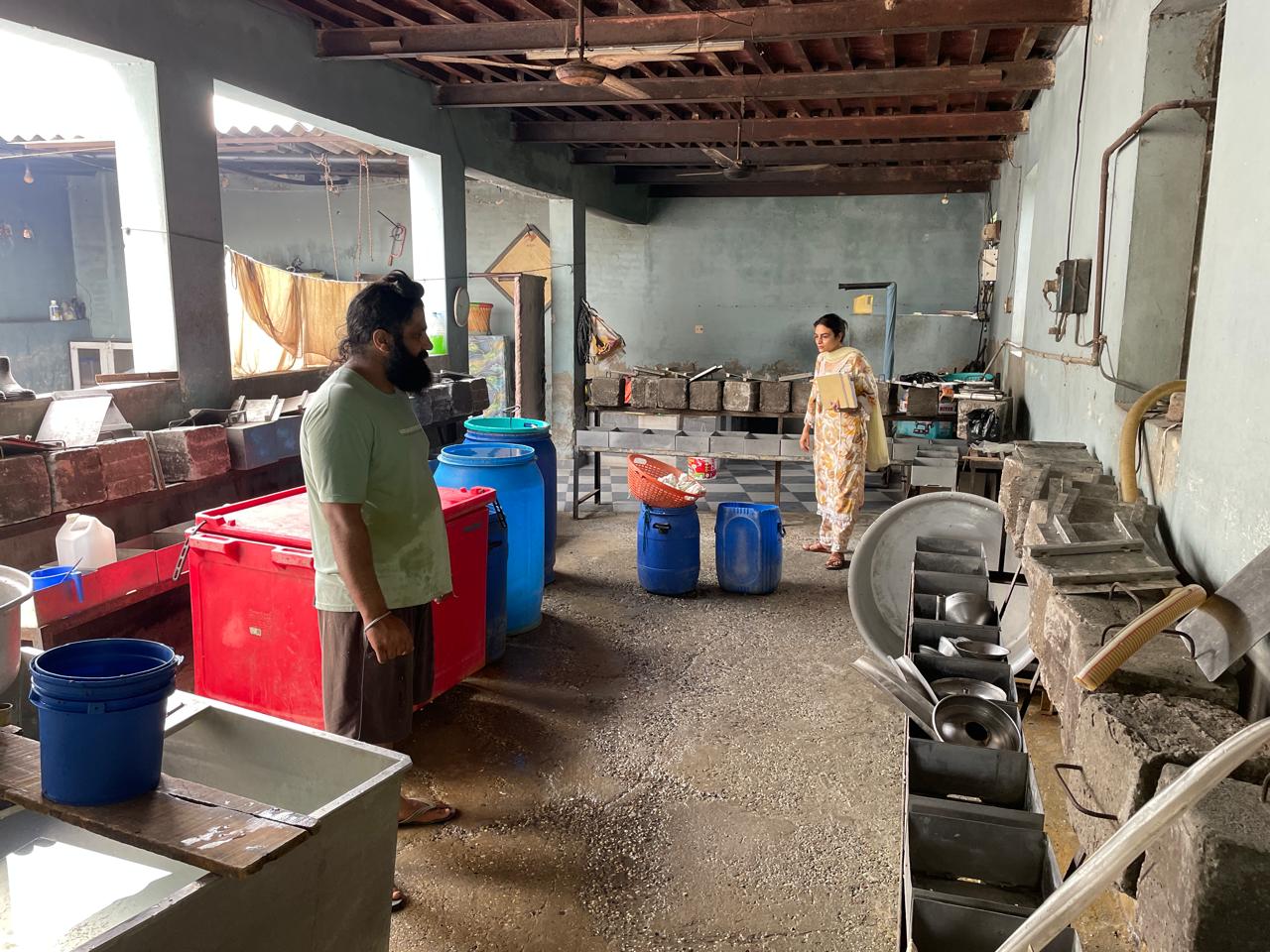 The food safety team set up a blockade and collected samples from milk vehicles.